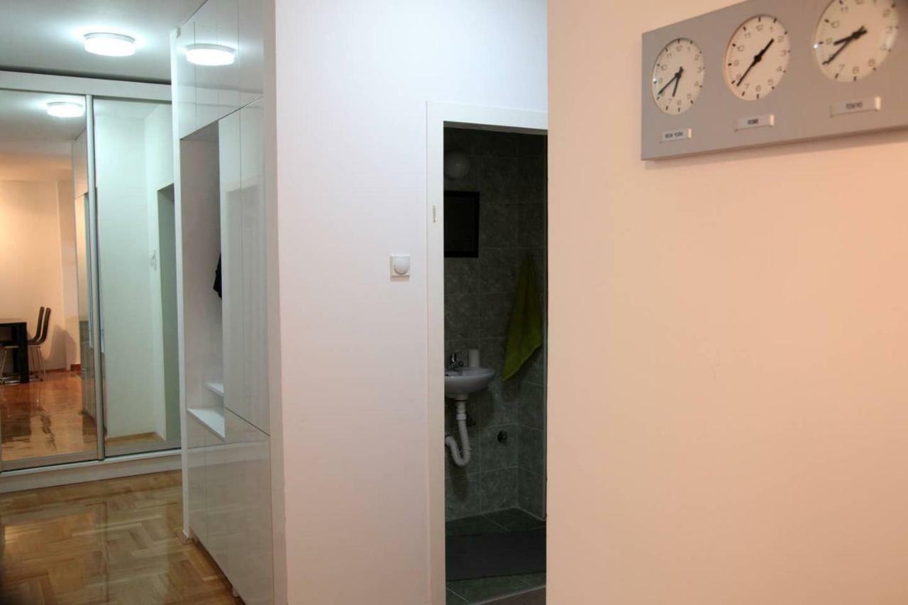 65 Square Meters Designer Apartment In Heart Of City - River View ! Park For Free Ni المظهر الخارجي الصورة