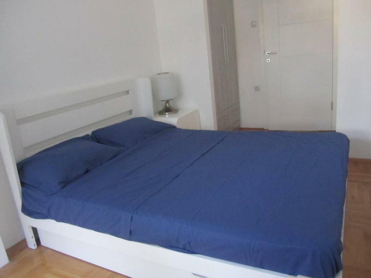 65 Square Meters Designer Apartment In Heart Of City - River View ! Park For Free Ni المظهر الخارجي الصورة